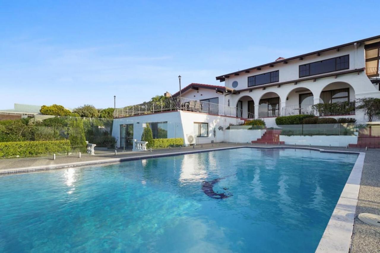 Magnificent Beachfront Mansion - Pool - Fireplace Auckland Exterior foto